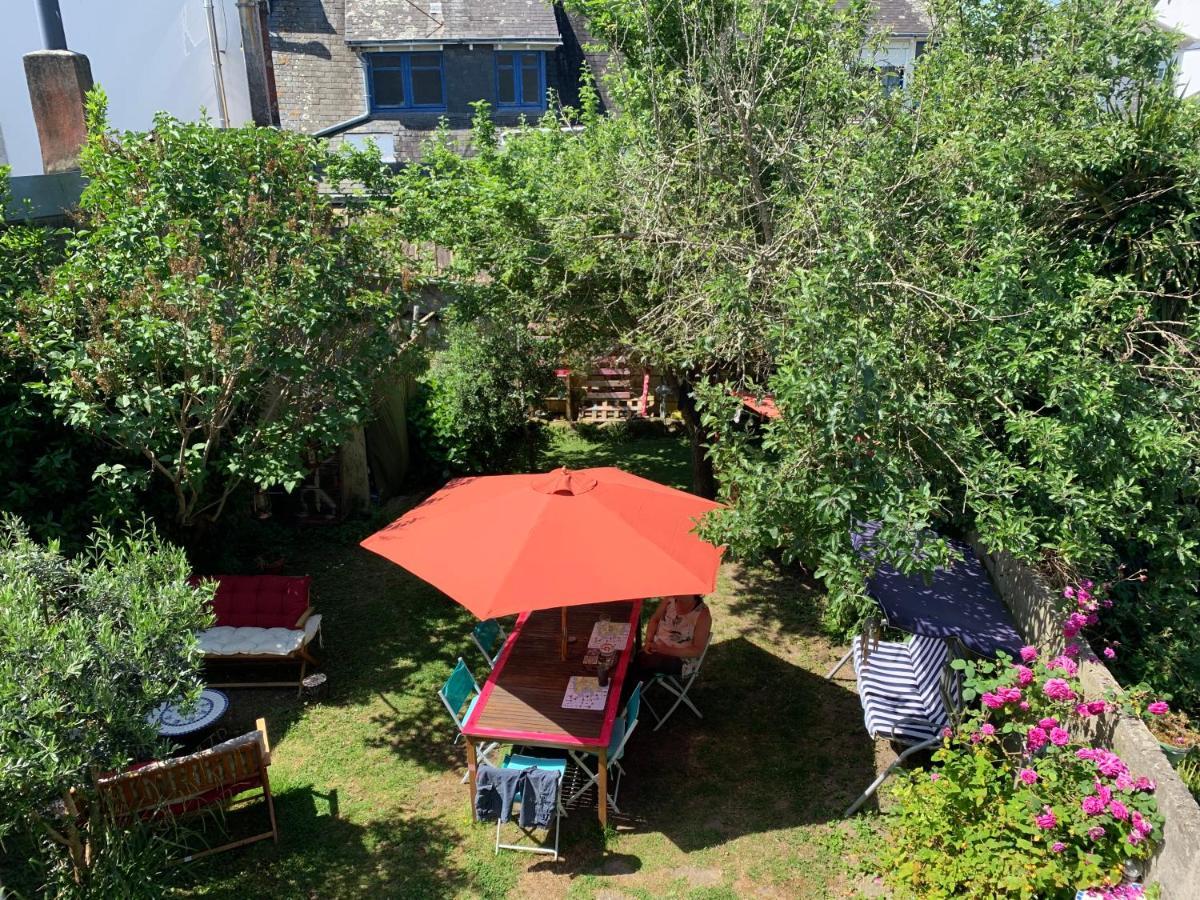 Auberge Du Finistere: Cozy Rooms Near City Center and Odet River Quimper Exterior photo