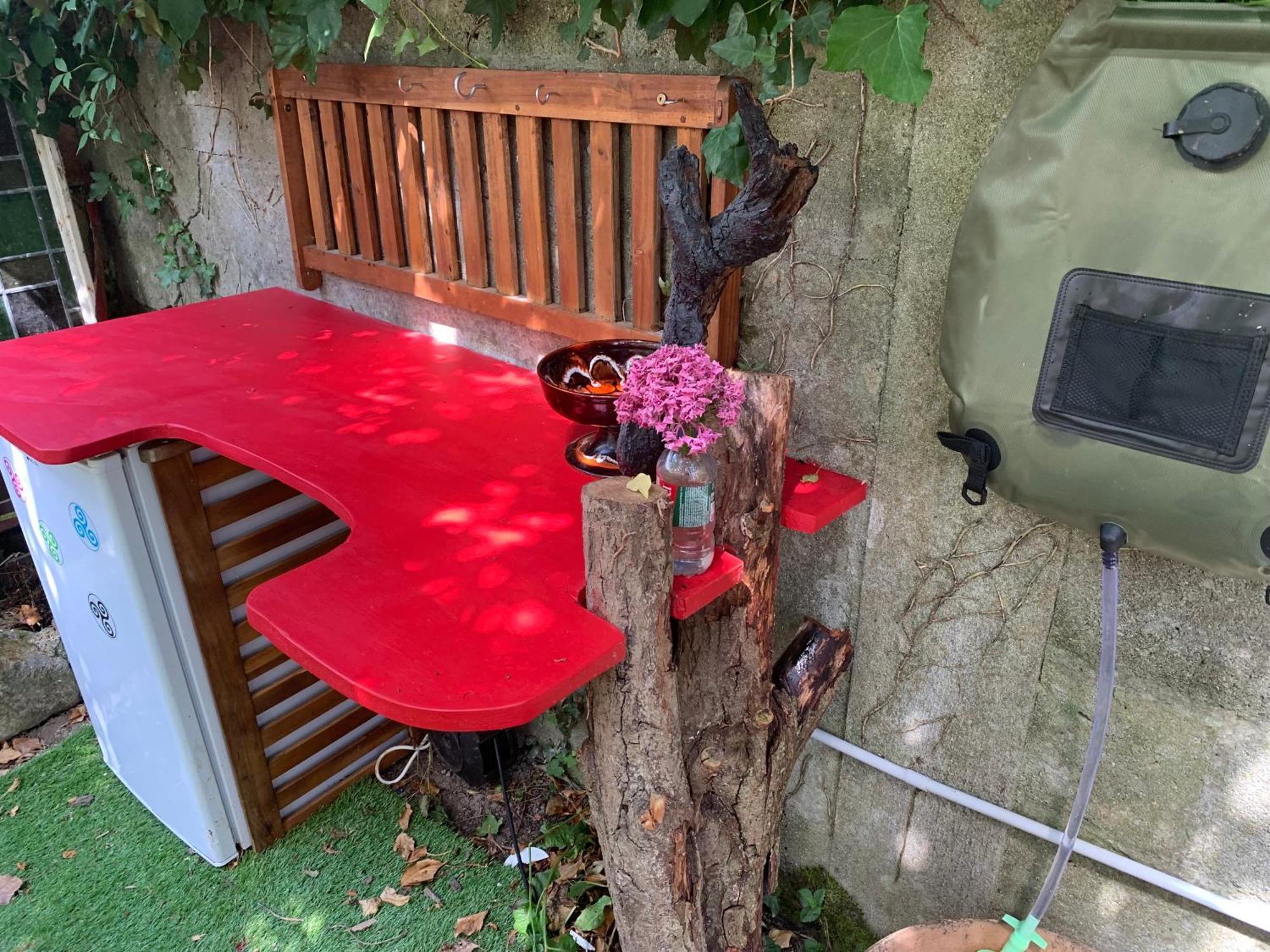 Auberge Du Finistere: Cozy Rooms Near City Center and Odet River Quimper Exterior photo